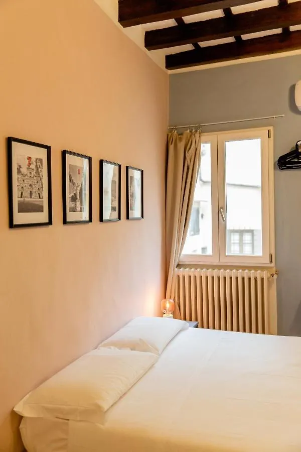 Cute And Charming Suite Florence Apartment