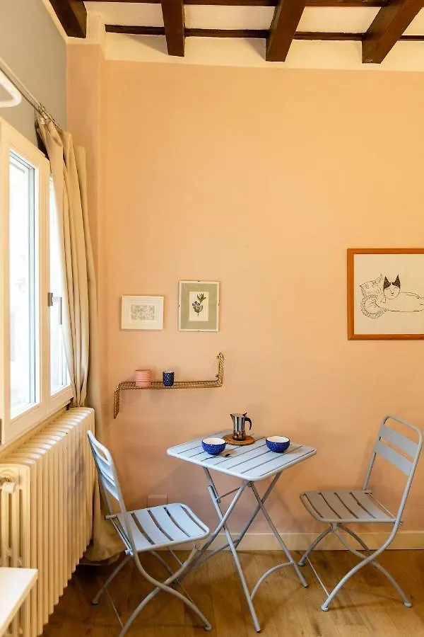 Cute And Charming Suite Florence