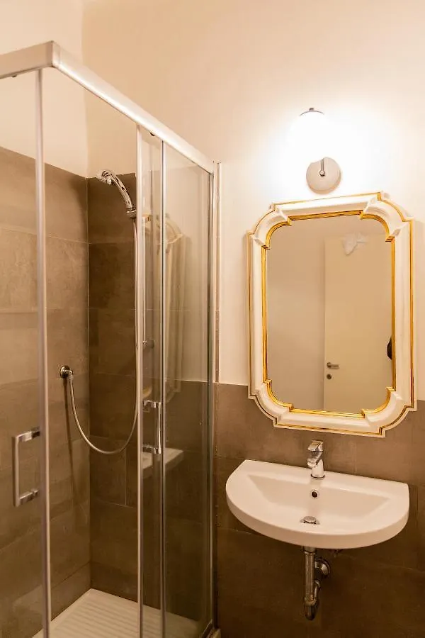 Cute And Charming Suite Florence Apartment